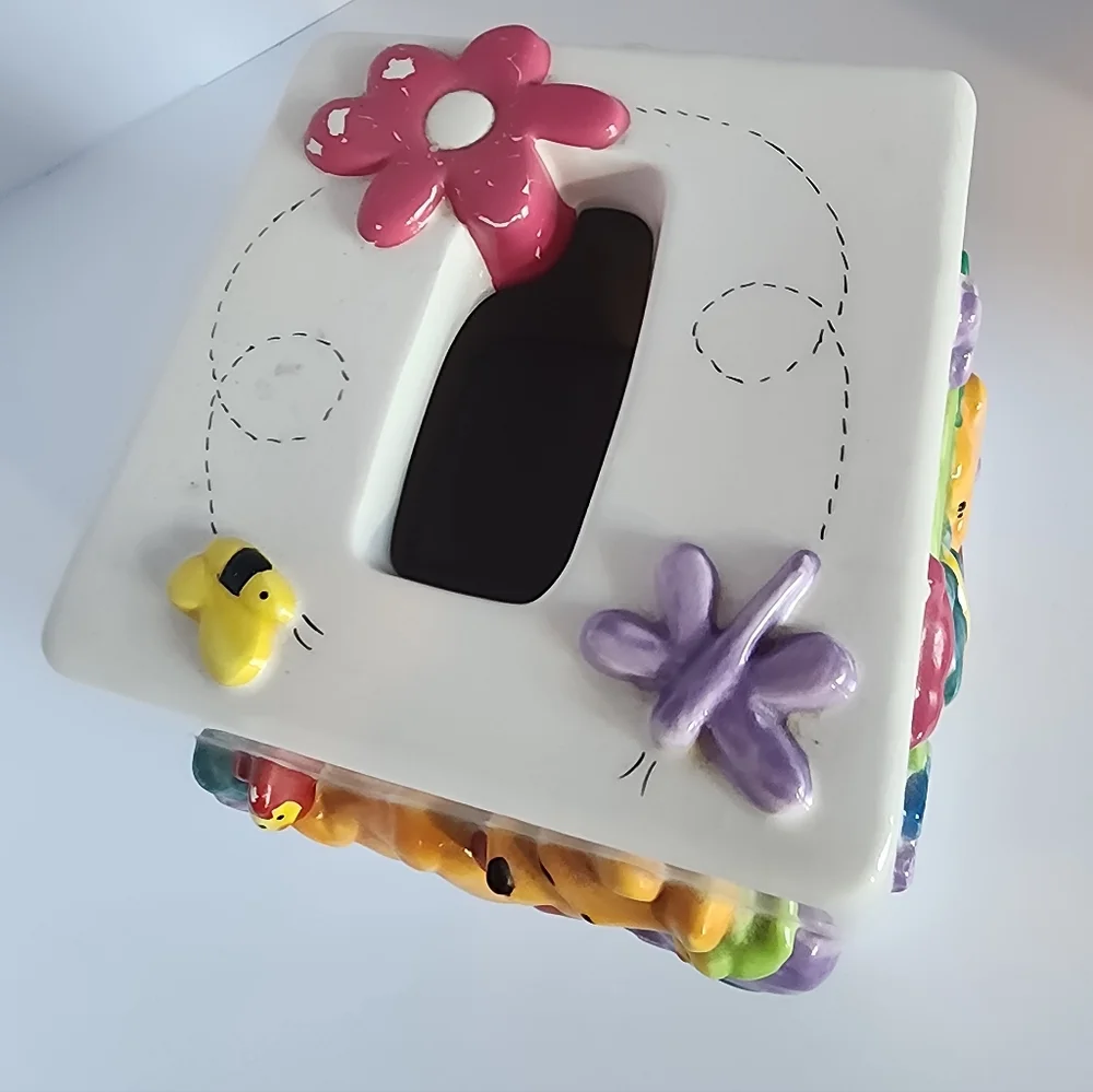 Disney Winnie the Pooh Ceramic Garden Tissue Holder